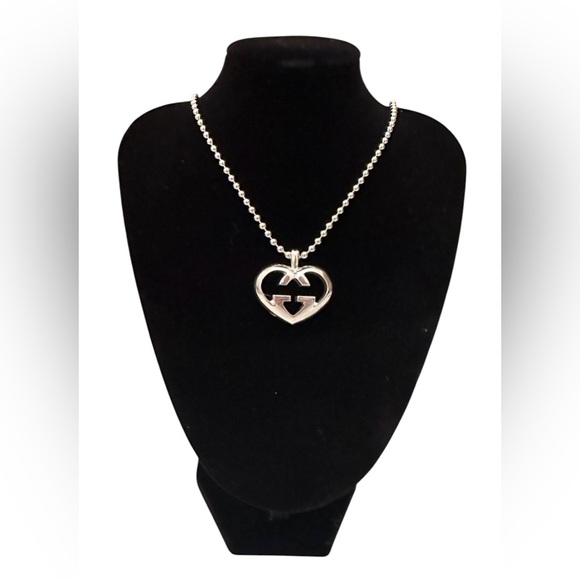 ✨ NWT Gucci Britt Heart Interlocking GG Silver Pendant - Picture 2 of 7